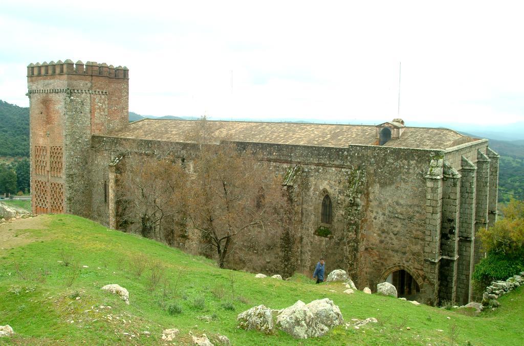 Hospederia Reina De Los Angeles Aracena Exteriör bild